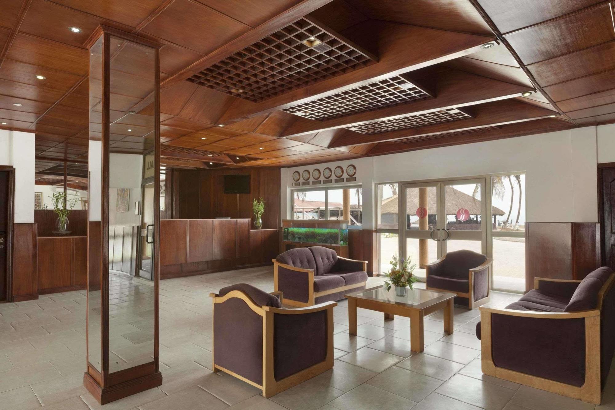 Ramada Resort Аккра Экстерьер фото