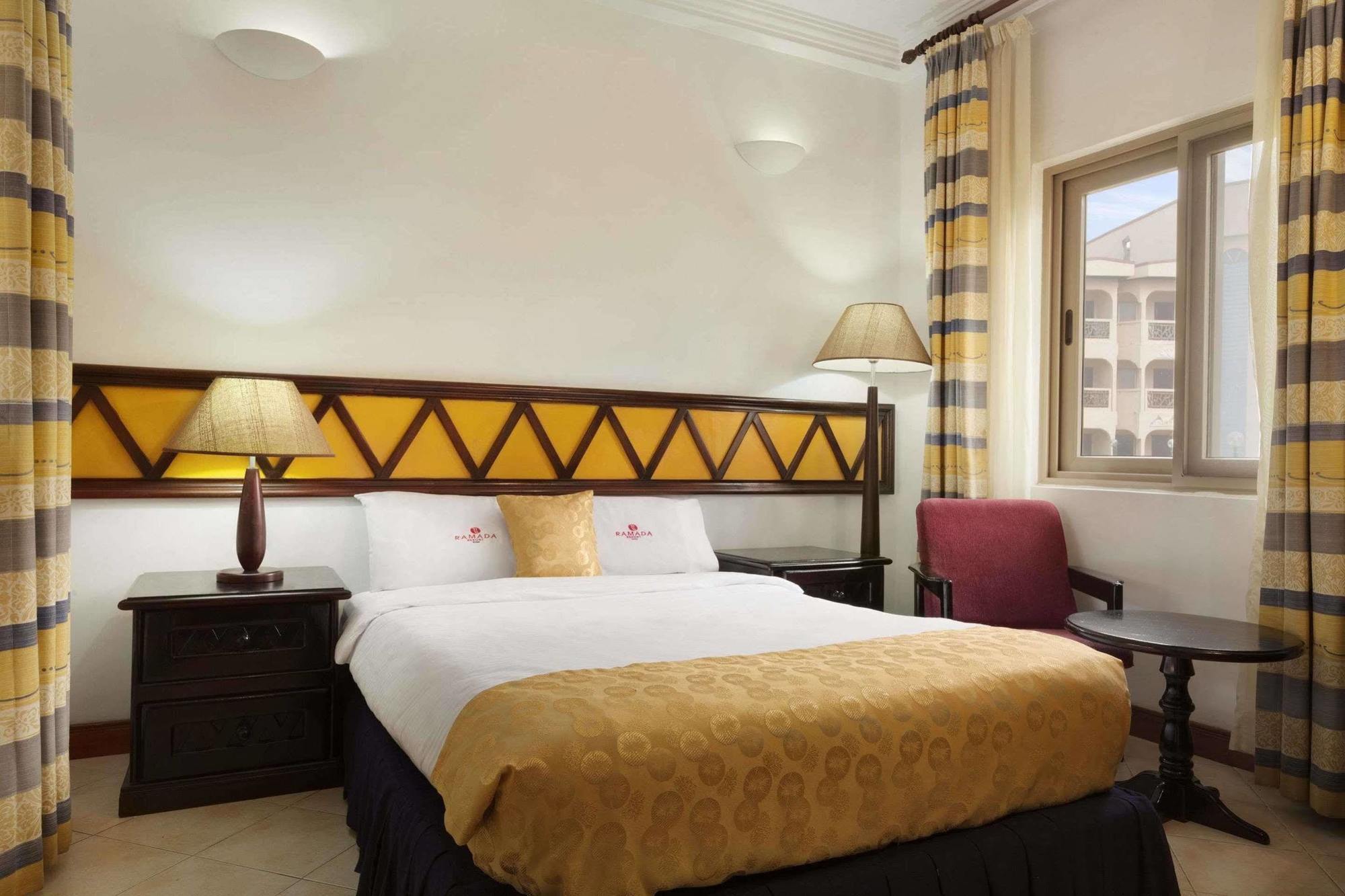 Ramada Resort Аккра Экстерьер фото