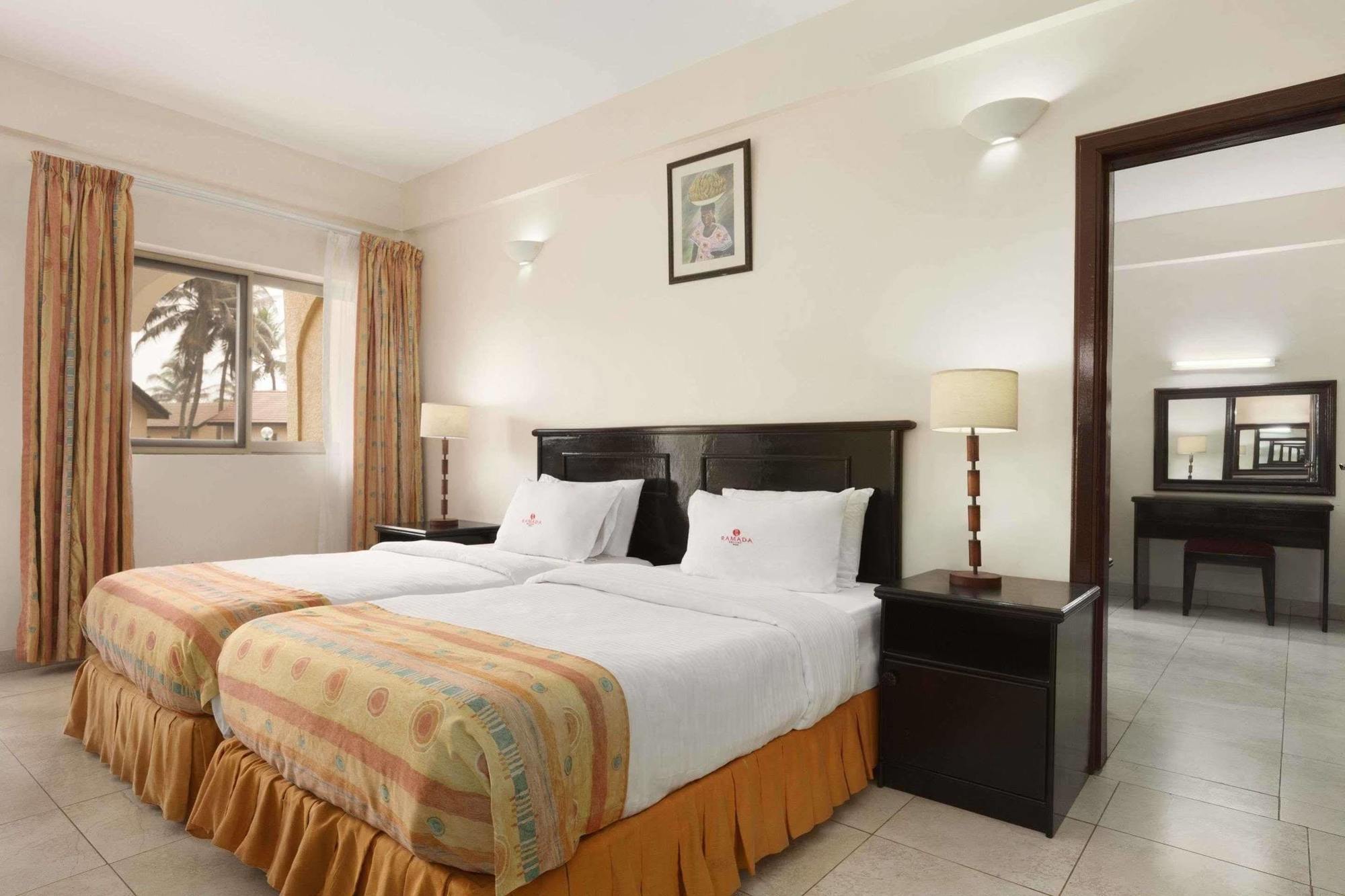 Ramada Resort Аккра Экстерьер фото